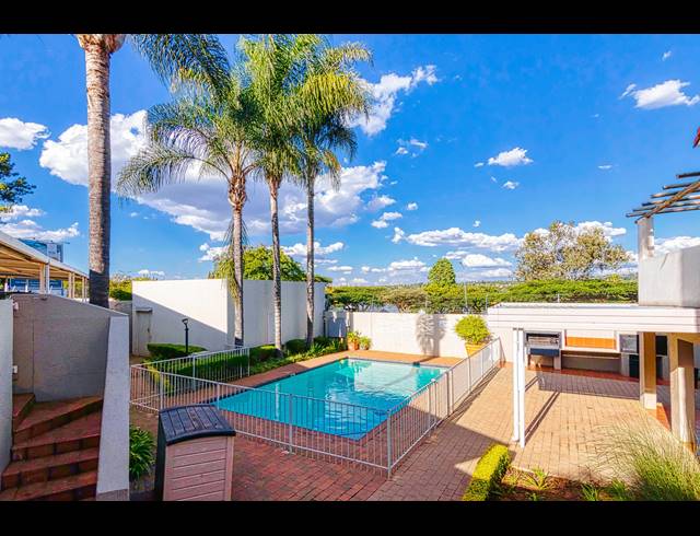 2 BEDROOM APARTMENT SOLD IN BRYANSTON